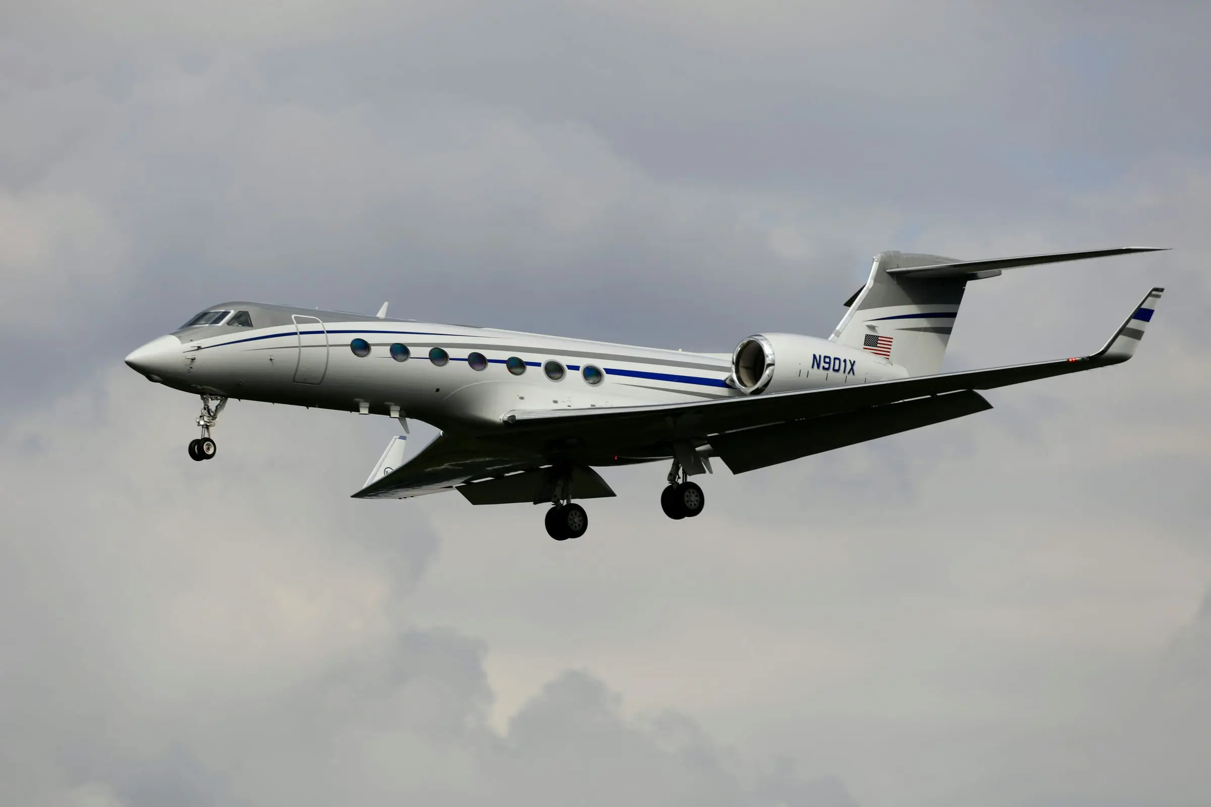 Large-Cabin / Long-Range Jets